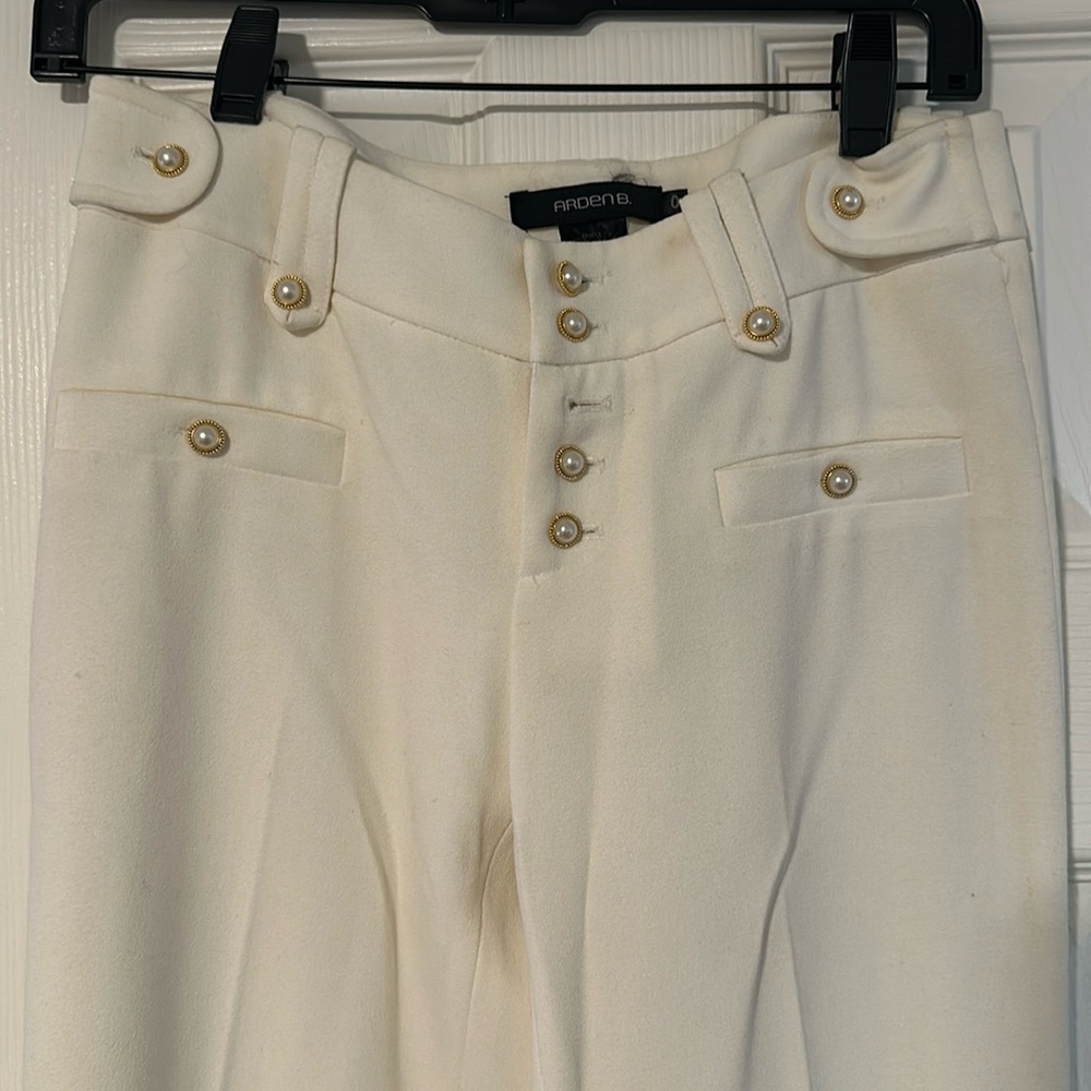 Arden B. White Trousers with Pearl Buttons